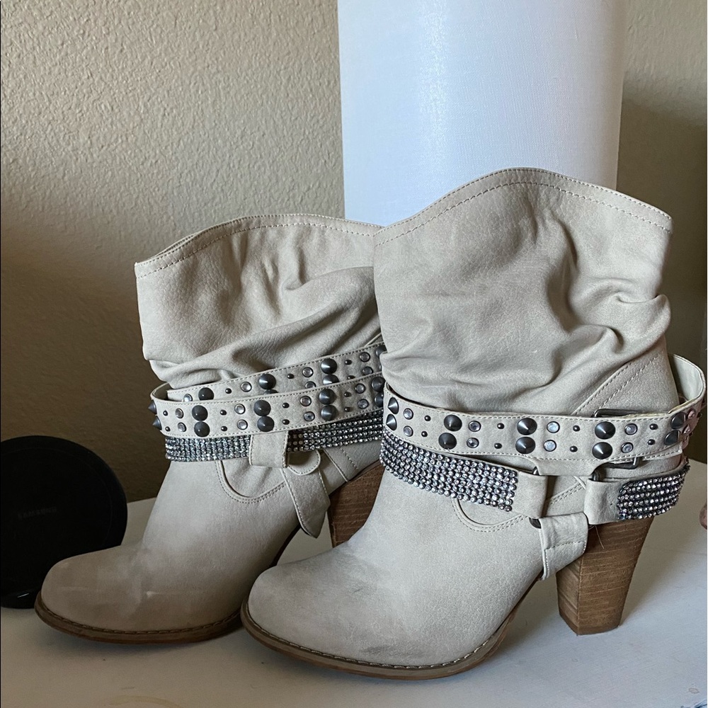 Boots - Picture 1 of 5